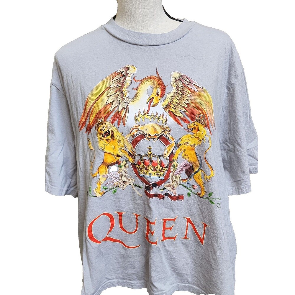 QUEEN Classic Crest Band T-Shirt Size Medium Rock Retro